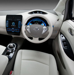 Nissan LEAF cockpit